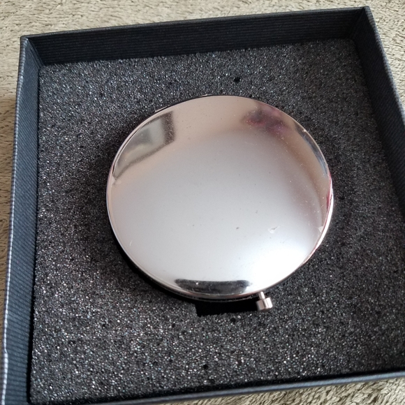 Great Gift idea- Compact Mirror - Picture 11 of 12